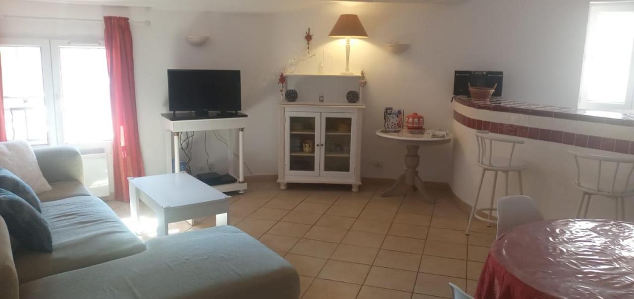 Duplex De Charme Avec Terrasse Au Coeur Du Village Lorgues Exterior foto
